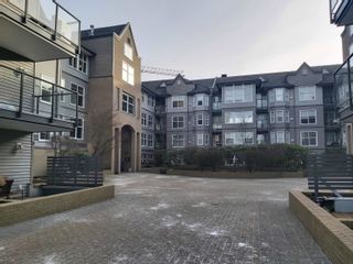 Photo 1: 314 20200 56 Avenue in Langley: Langley City Condo for sale in "THE BENTLEY" : MLS®# R2841667