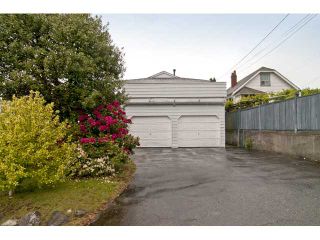 Photo 10: 2554 E 7TH Avenue in Vancouver: Renfrew VE House for sale (Vancouver East)  : MLS®# V833127