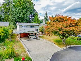 Photo 3: 913 SEACREST Court in Port Moody: College Park PM House for sale in "Glenayre/College Park Area" : MLS®# R2813835