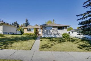 Photo 6: 912 40 Avenue NW in Calgary: Highwood Detached for sale : MLS®# A2078282