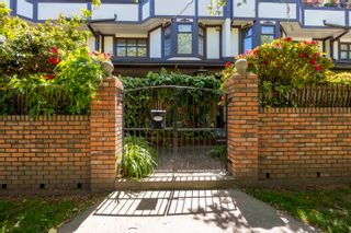Photo 1: 2410 YORK Avenue in Vancouver: Kitsilano Townhouse for sale (Vancouver West)  : MLS®# R2785174
