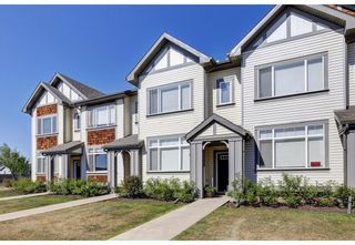 Photo 2: 15 Copperpond Road SE in Calgary: Copperfield Row/Townhouse for sale : MLS®# A1177697