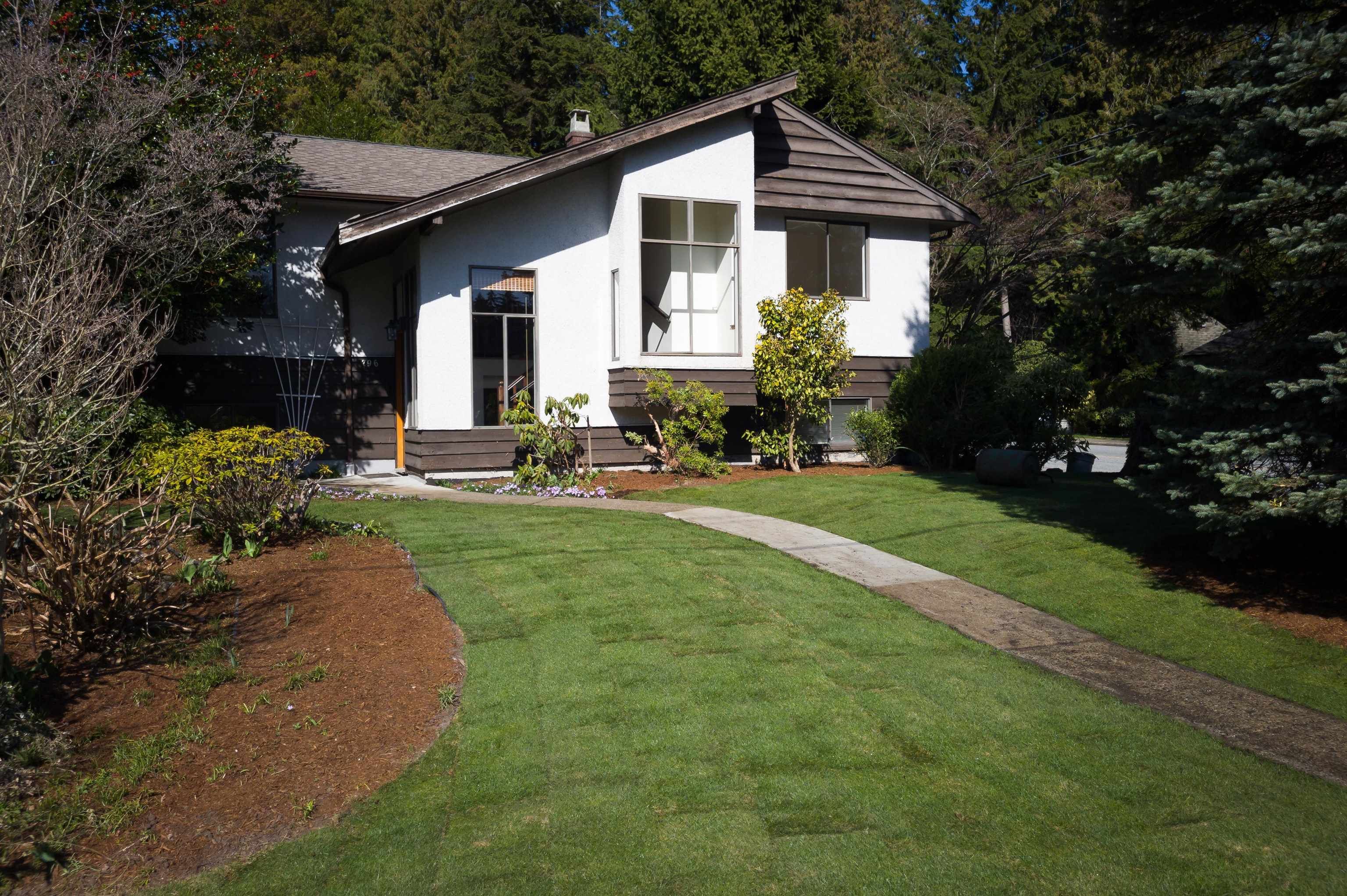 Main Photo: 796 E 21ST Street in North Vancouver: Westlynn House for sale : MLS®# R2761847