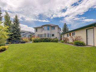 Photo 2: 115 MILLVIEW Court SW in Calgary: Millrise Detached for sale : MLS®# C4303090