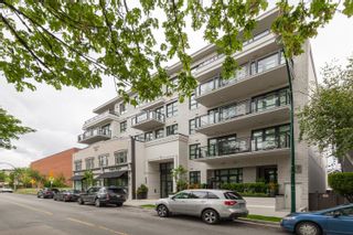 Photo 3: 403 6168 EAST Boulevard in Vancouver: Kerrisdale Condo for sale in "The Kirkland" (Vancouver West)  : MLS®# R2738687