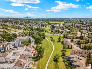 Photo 2: 250 LANCASTER Terrace in Edmonton: Zone 27 Townhouse for sale : MLS®# E4393522