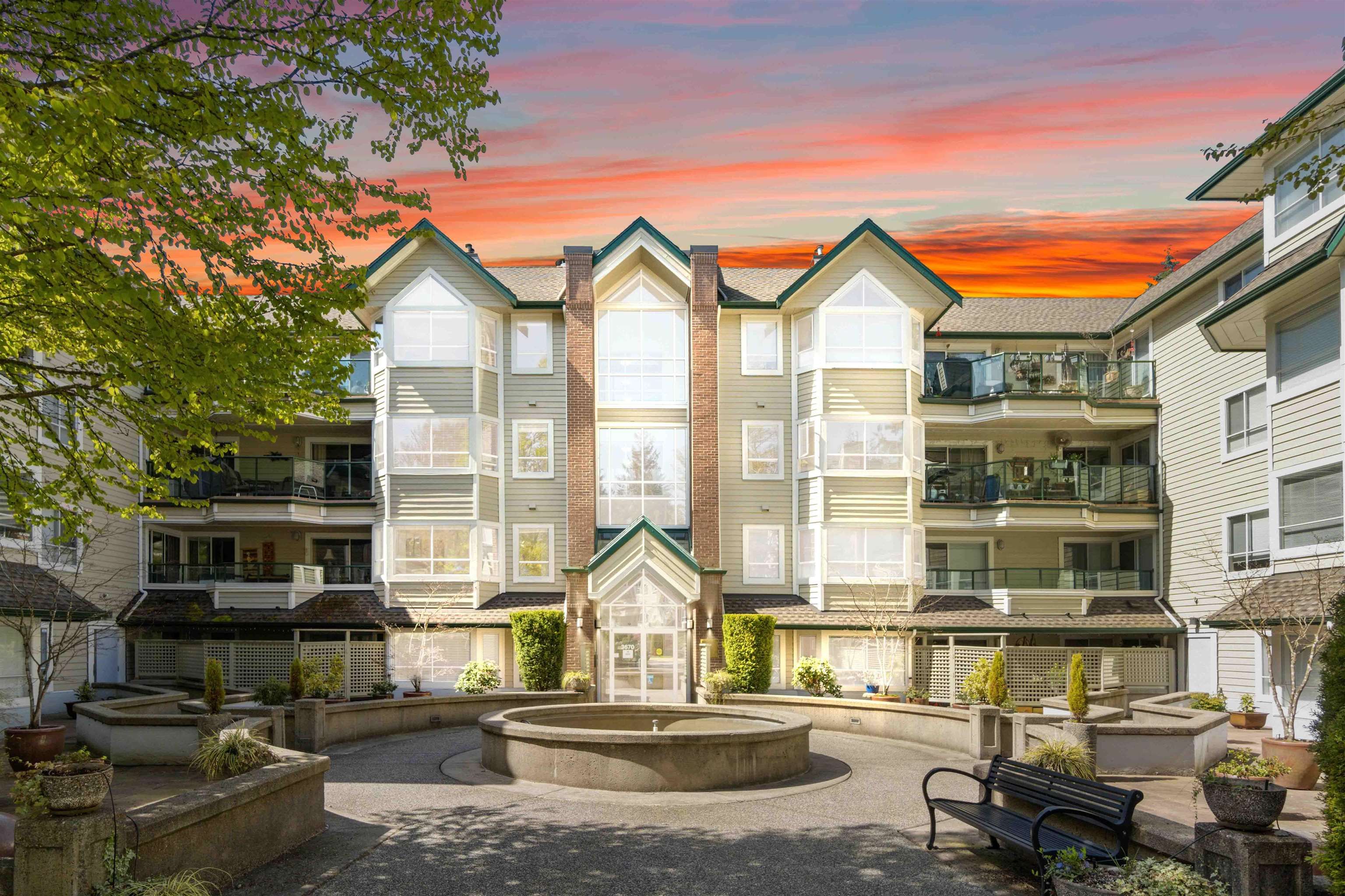 Main Photo: 110 3670 BANFF Court in North Vancouver: Northlands Condo for sale in "PARKGATE MANOR" : MLS®# R2773402