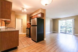 Photo 2: 304 1442 BLACKWOOD Street: White Rock Condo for sale in "BLACKWOOD MANOR" (South Surrey White Rock)  : MLS®# R2052488