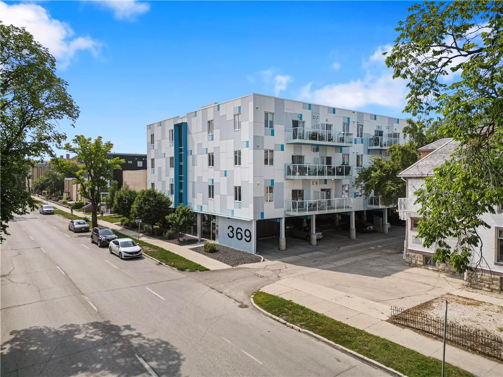 Main Photo: 405 369 Stradbrook Avenue in Winnipeg: Osborne Village Condominium for sale (1B)  : MLS®# 202327896
