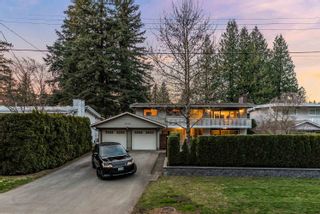 Photo 1: 34347 WOODBINE Crescent in Abbotsford: Abbotsford East House for sale : MLS®# R2676155