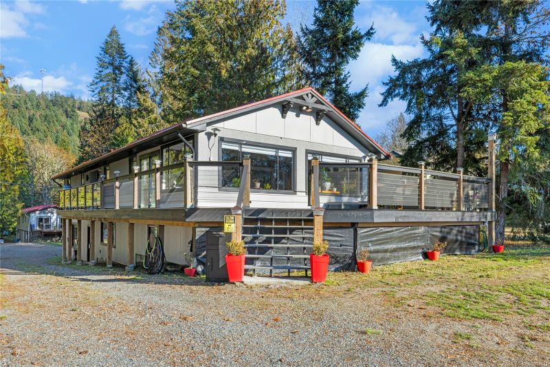 FEATURED LISTING: 4873/4875 Brenton Page Rd South Ladysmith