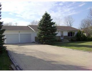 Photo 1: 120 BRACKEN Avenue in WINNIPEG: Birdshill Area Residential for sale (North East Winnipeg)  : MLS®# 2901808