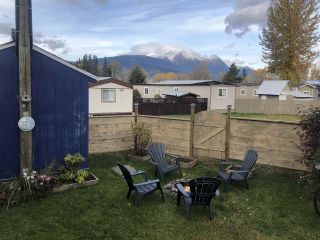 Photo 6: 16 95 LAIDLAW Road in Smithers: Smithers - Rural Manufactured Home for sale in "MOUNTAIN VIEW MOBILE HOME PARK" (Smithers And Area (Zone 54))  : MLS®# R2428480