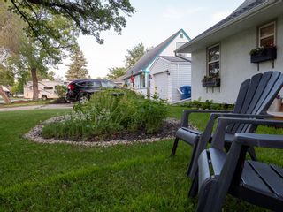 Photo 3: 18 Harmon Avenue in Winnipeg: Silver Heights Residential for sale (5F)  : MLS®# 202215915