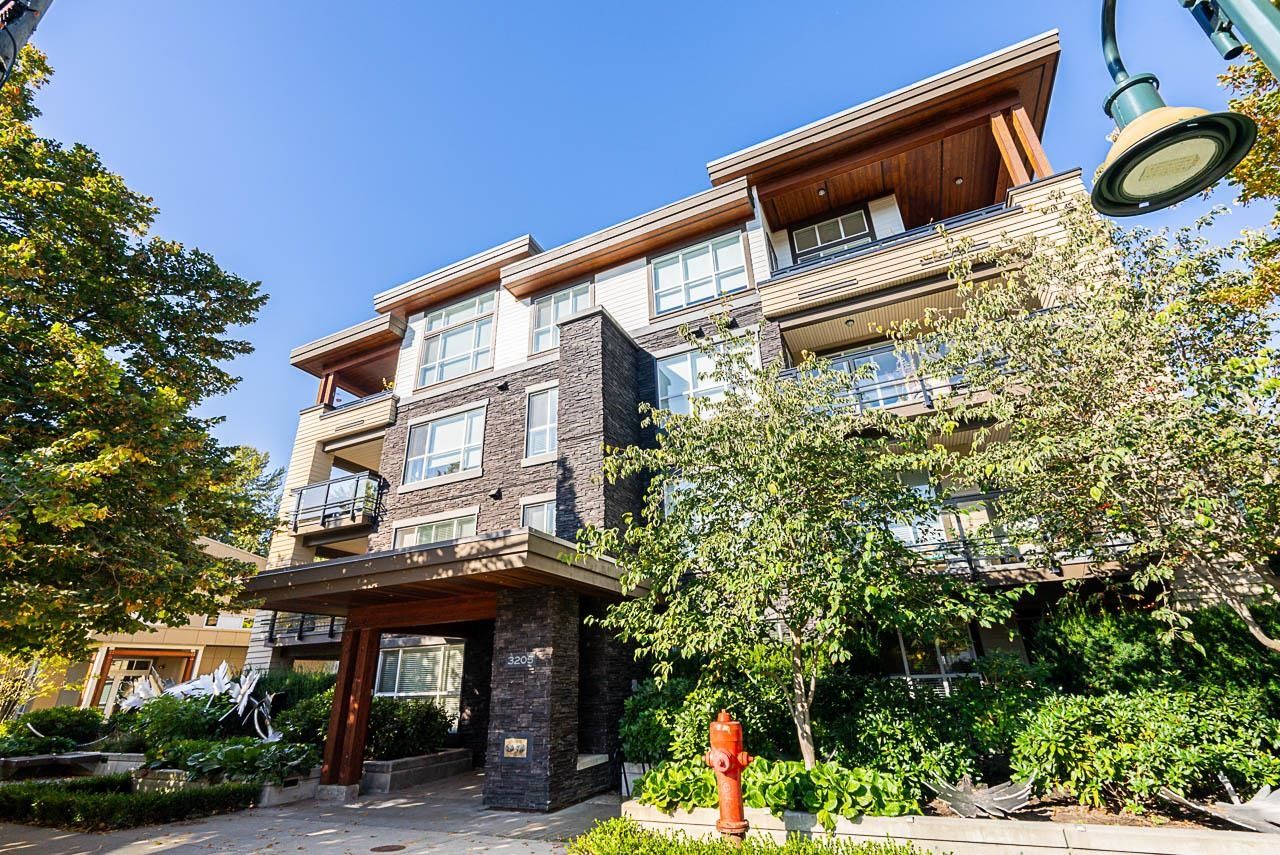 Main Photo: 417 3205 MOUNTAIN Highway in North Vancouver: Lynn Valley Condo for sale in "MILL HOUSE" : MLS®# R2817083