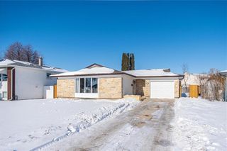 Photo 1: 35 Burntwood Crescent in Winnipeg: Southdale Residential for sale (2H)  : MLS®# 202103310