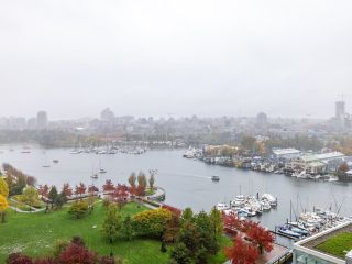Photo 1: 1702 638 BEACH Crescent in Vancouver: Yaletown Condo for sale in "ICON 1" (Vancouver West)  : MLS®# R2824941