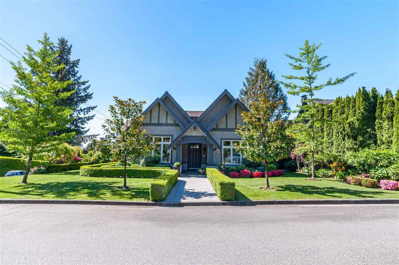 Main Photo: 1005 MELBOURNE Avenue in North Vancouver: Edgemont House for sale : MLS®# R2461335