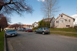 Photo 34: 3191 East 6th Avenue in Vancouver: Home for sale : MLS®# V1054407