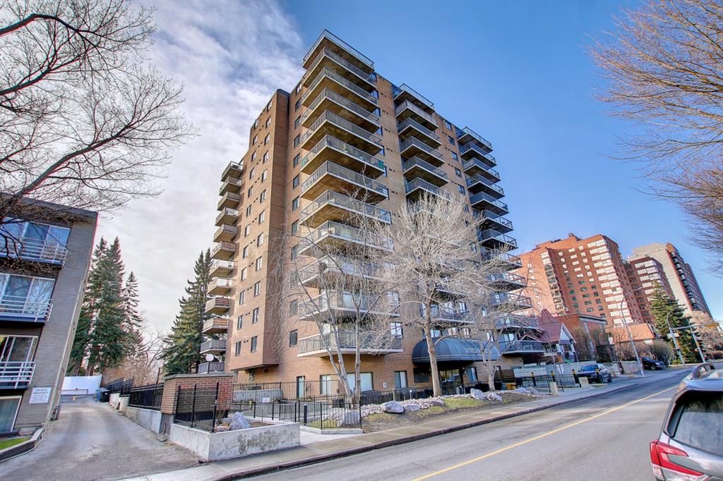 Main Photo: 202 225 25 Avenue SW in Calgary: Mission Apartment for sale : MLS®# A1163942