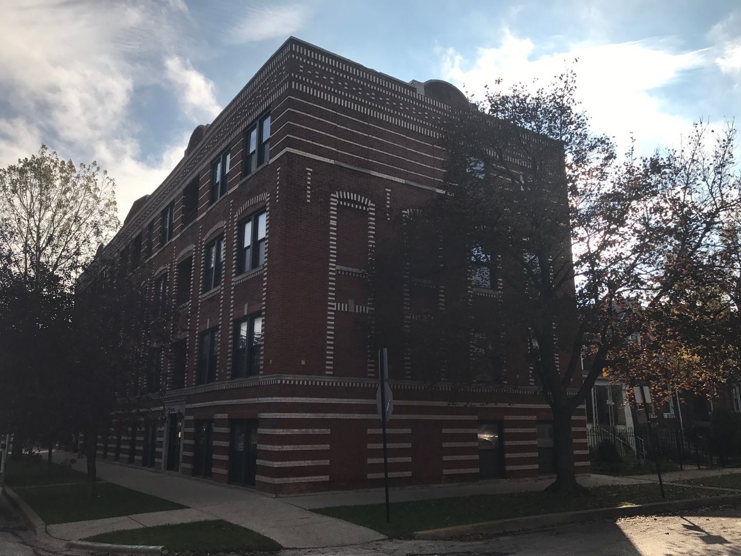 Main Photo: 3923 W Altgeld Street Unit 2 in CHICAGO: CHI - Logan Square Residential Lease for sale ()  : MLS®# 09795589