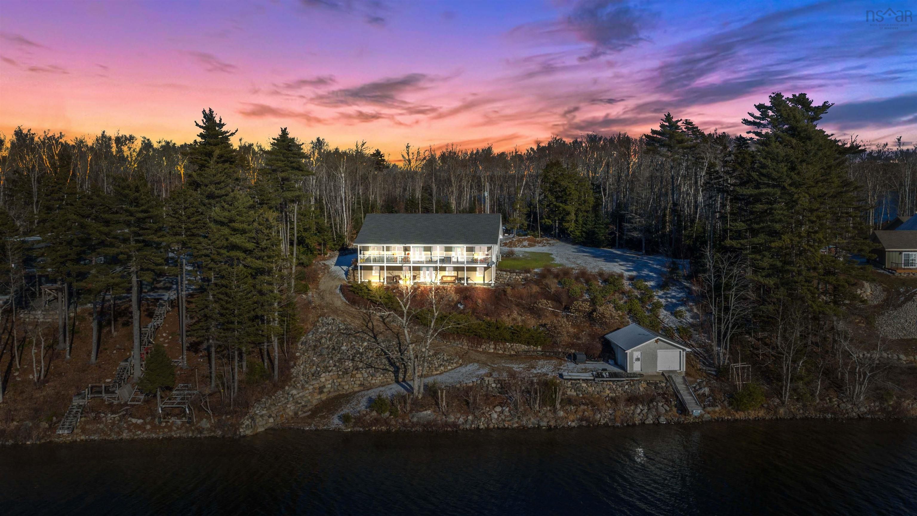 Main Photo: 355 Aulenback Point Road in Sweetland: 405-Lunenburg County Residential for sale (South Shore)  : MLS®# 202300652