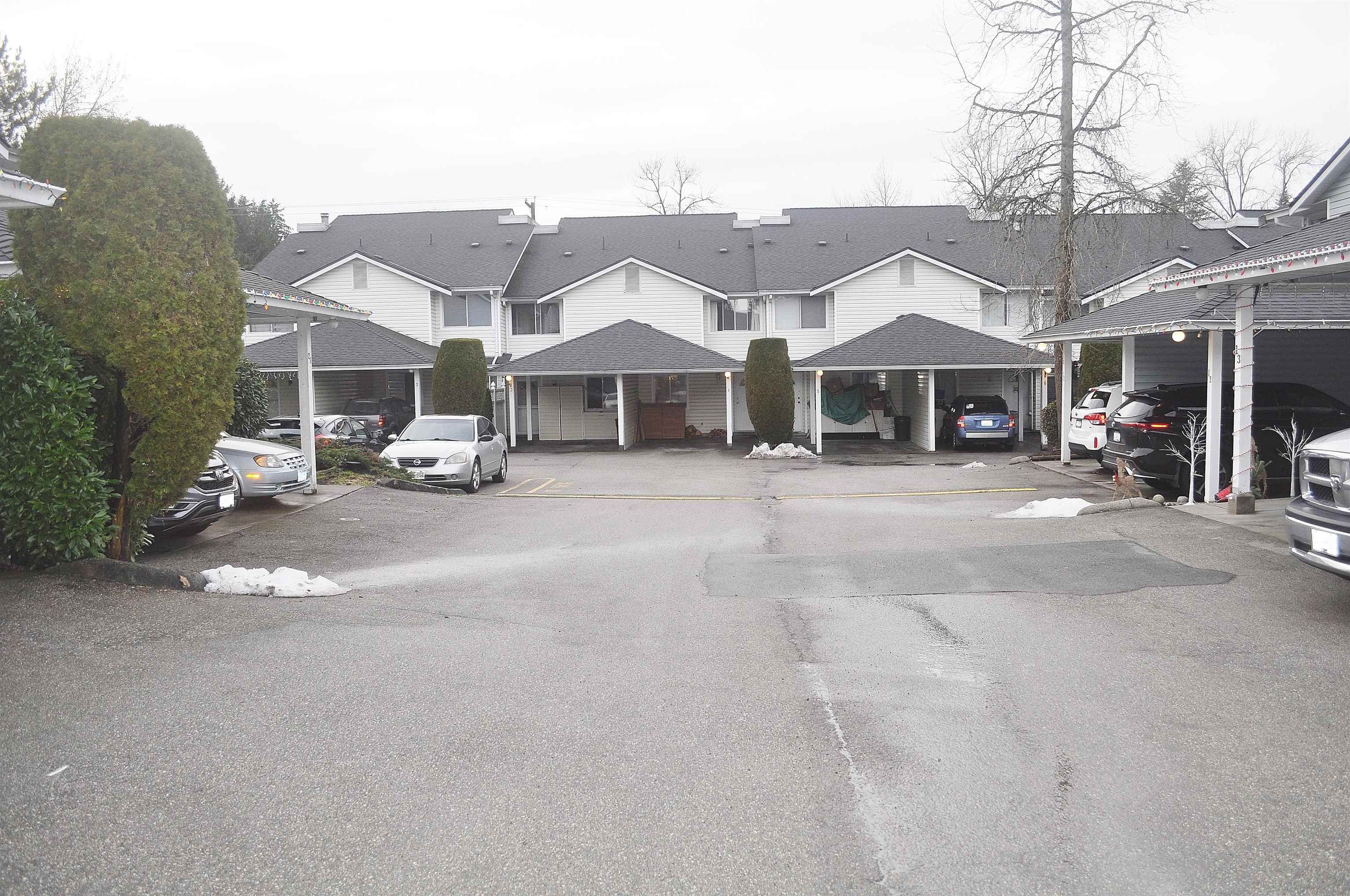 Main Photo: 4 22411 124 Avenue in Maple Ridge: East Central Townhouse for sale in "Creekside Village" : MLS®# R2643771