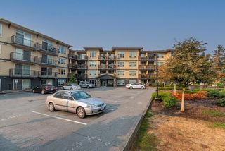 Photo 3: 206 2565 CAMPBELL Avenue in Abbotsford: Central Abbotsford Condo for sale in "Abacus Uptown" : MLS®# R2733889