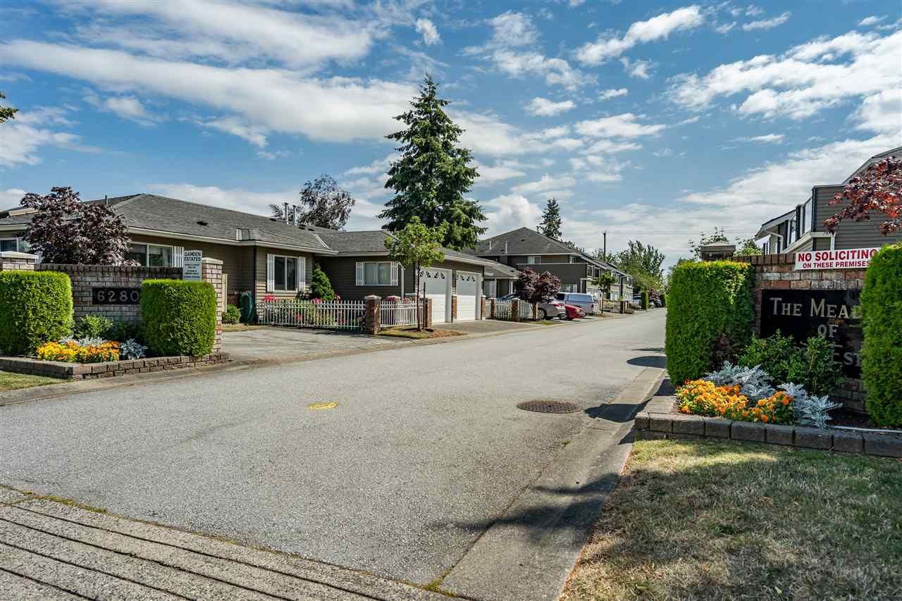 Main Photo: 3 6280 48A Avenue in Delta: Holly Townhouse for sale in "GARDEN ESTATES" (Ladner)  : MLS®# R2478484