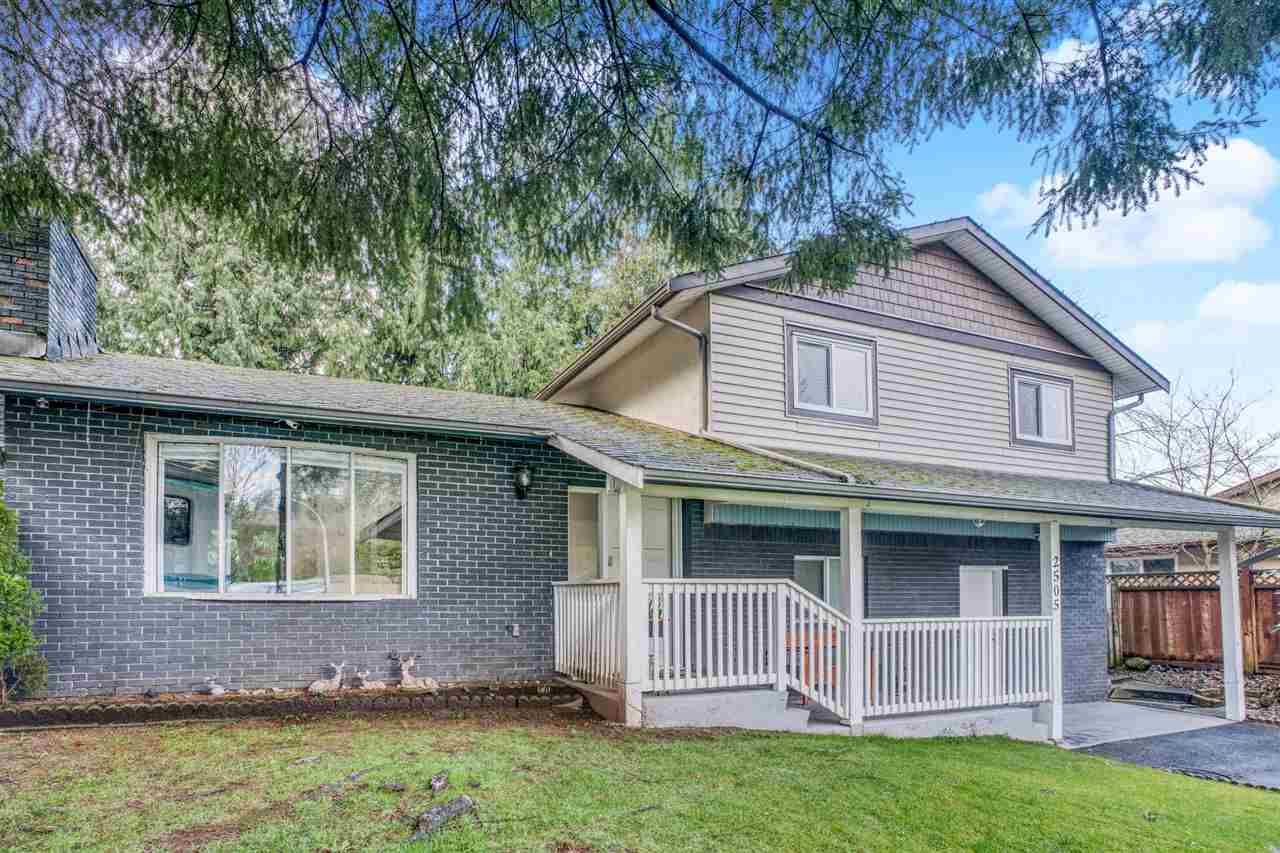 Main Photo: 2505 CAMERON Crescent in Abbotsford: Abbotsford East House for sale : MLS®# R2533017
