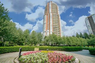 Photo 1: 802 6838 STATION HILL Drive in Burnaby: South Slope Condo for sale in "BELGRAVIA" (Burnaby South)  : MLS®# R2196432