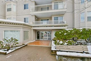 Photo 15: 204 9942 151 Street in Surrey: Guildford Condo for sale in "Winchester Place" (North Surrey)  : MLS®# R2144646