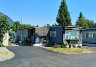 Photo 1: 32 9267 SHOOK Road in Mission: Hatzic Manufactured Home for sale in "GREEN ACRES MOBILE HOME PARK" : MLS®# R2677486