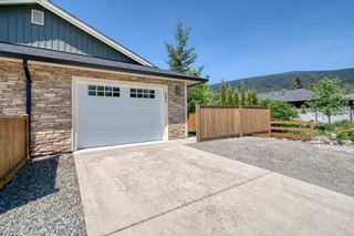 Photo 2: 751 GERUSSI Lane in Gibsons: Gibsons & Area 1/2 Duplex for sale (Sunshine Coast)  : MLS®# R2776775
