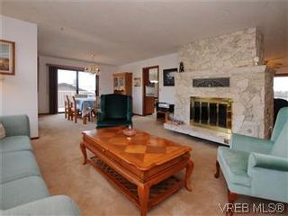 Photo 2: 4222 Carey Rd in VICTORIA: SW Northridge House for sale (Saanich West)  : MLS®# 565852