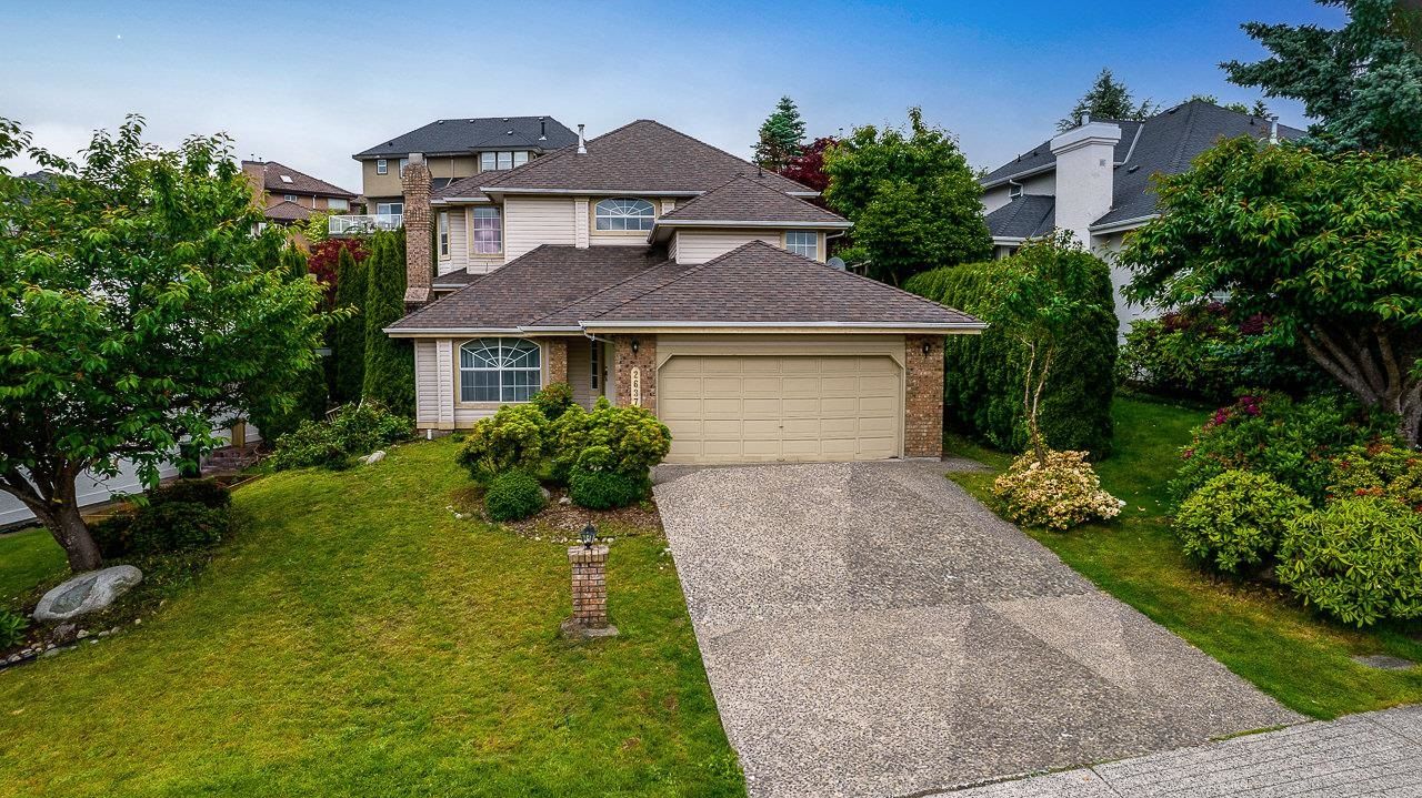 Main Photo: 2637 SANDSTONE Crescent in Coquitlam: Westwood Plateau House for sale : MLS®# R2701925