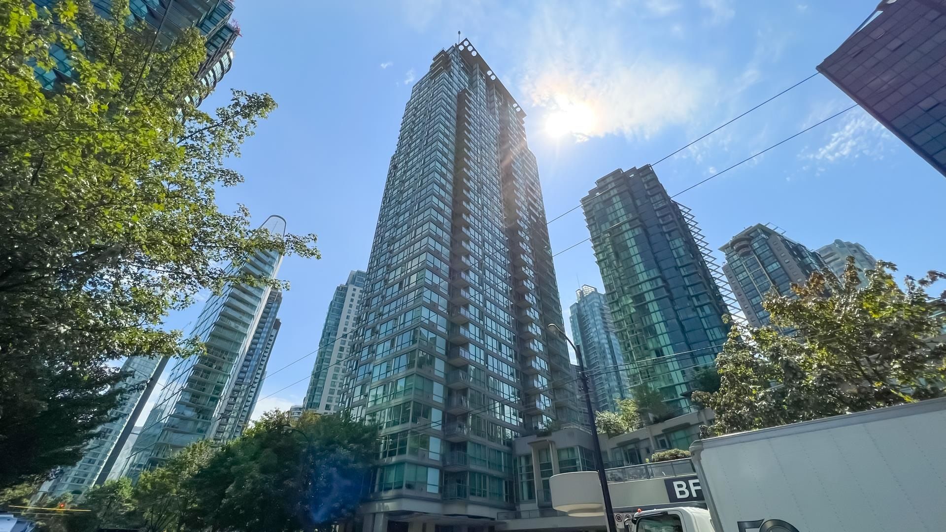 Main Photo: 3401 1328 W PENDER Street in Vancouver: Coal Harbour Condo for sale (Vancouver West)  : MLS®# R2716239