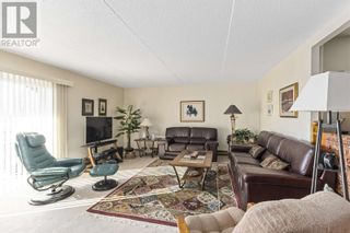 Photo 3: 313 MacDonald AVE # 402 in Sault Ste. Marie: Condo for sale : MLS®# SM240055
