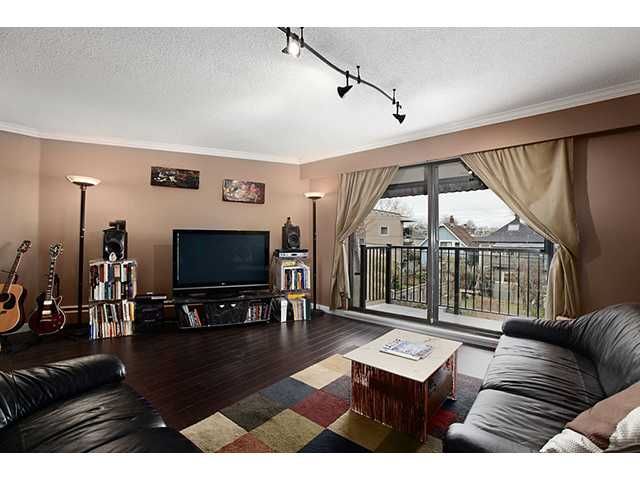 Main Photo: 306 2222 CAMBRIDGE Street in Vancouver: Hastings Condo for sale (Vancouver East)  : MLS®# V951817