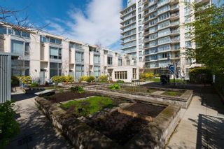 Photo 11: 308 1833 CROWE Street in Vancouver: False Creek Condo for sale in "The Foundry" (Vancouver West)  : MLS®# R2251465