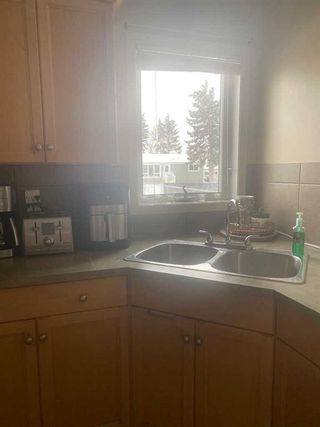 Photo 5: 5811 58A Street: Red Deer Semi Detached (Half Duplex) for sale : MLS®# A2103334
