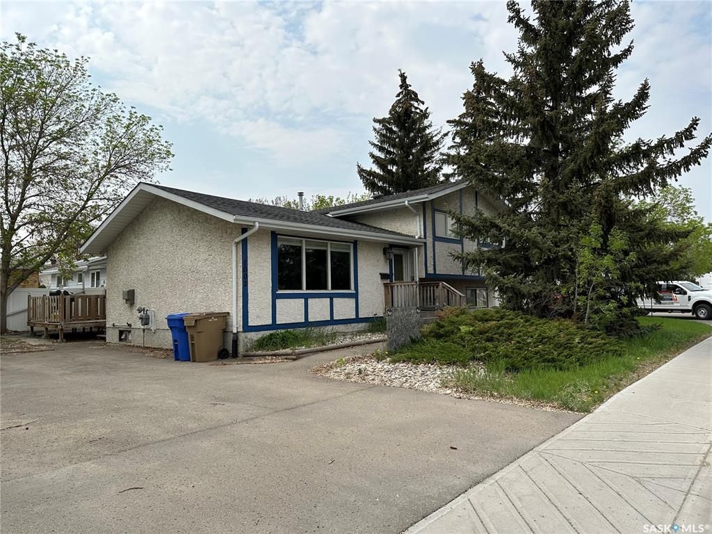 Main Photo: 1002 Broad Street North in Regina: Uplands Residential for sale : MLS®# SK930278