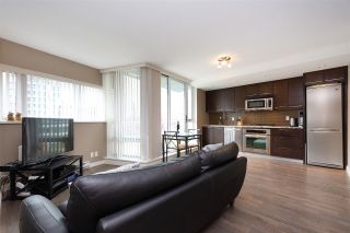 Photo 3: 801 918 COOPERAGE Way in Vancouver: Yaletown Condo for sale in "THE MARINER" (Vancouver West)  : MLS®# R2276404