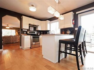 Photo 7: 1075 Costin Ave in VICTORIA: La Langford Proper Half Duplex for sale (Langford)  : MLS®# 722153