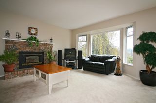 Photo 4: 624 IOCO Road in Port Moody: North Shore Pt Moody House for sale in "PLEASANTSIDE COMMUNITY" : MLS®# V829422