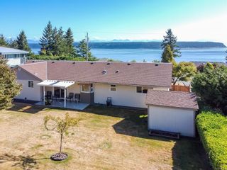 Photo 2: 758 Ash St in Campbell River: CR Campbell River Central House for sale : MLS®# 884943
