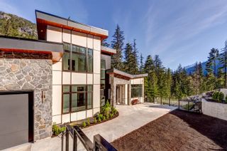 Main Photo: 9113 RIVERSIDE Drive in Whistler: WedgeWoods House for sale in "Wedgewoods" : MLS®# R2882911