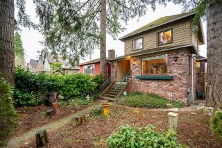 Photo 2: 857 E 12TH Avenue in Vancouver: Mount Pleasant VE House for sale (Vancouver East)  : MLS®# R2746444