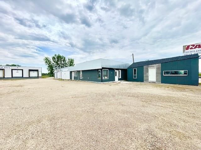 Main Photo: 550 Highland Avenue in Brandon: Industrial / Commercial / Investment for lease (D25)  : MLS®# 202206693