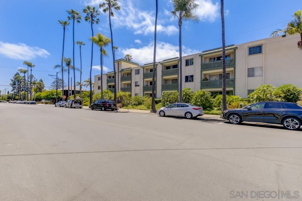 Main Photo: Condo for sale : 1 bedrooms : 3450 2nd Ave #33 in San Diego